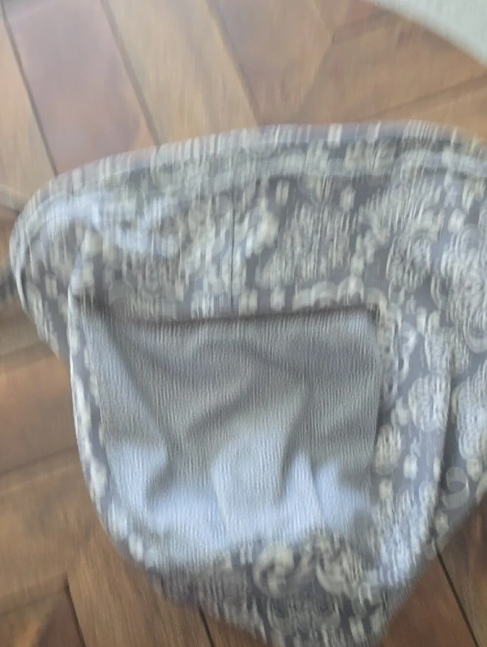 Thirty-One Retro Metro Gray and White Floral/BohoTote. Retired Print